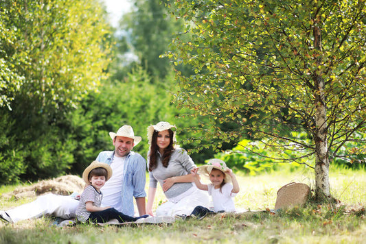 outdoor pregnancy announcement photoshoot